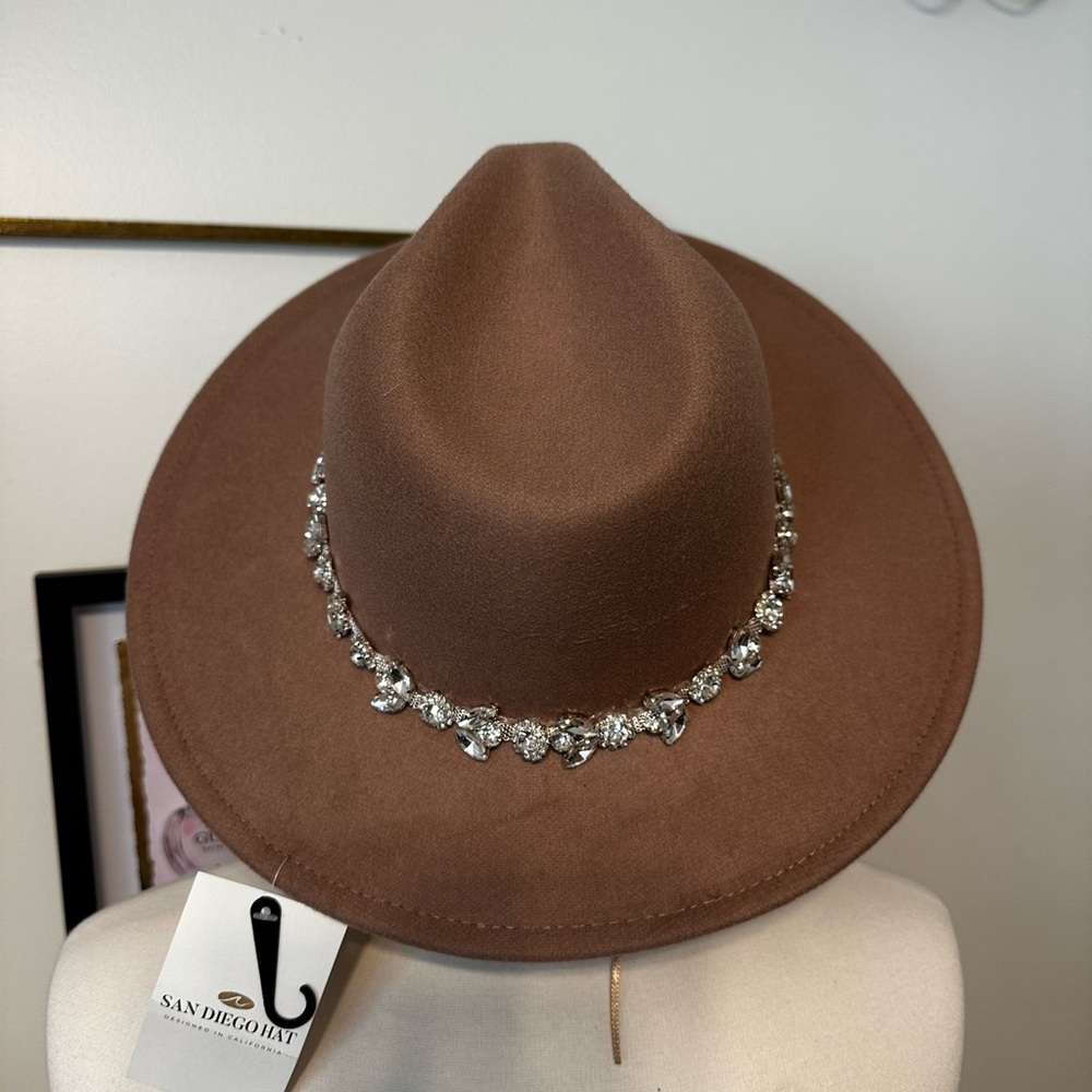 Brown cowgirl Hat with Silver Embellishments - Picture 2 of 11